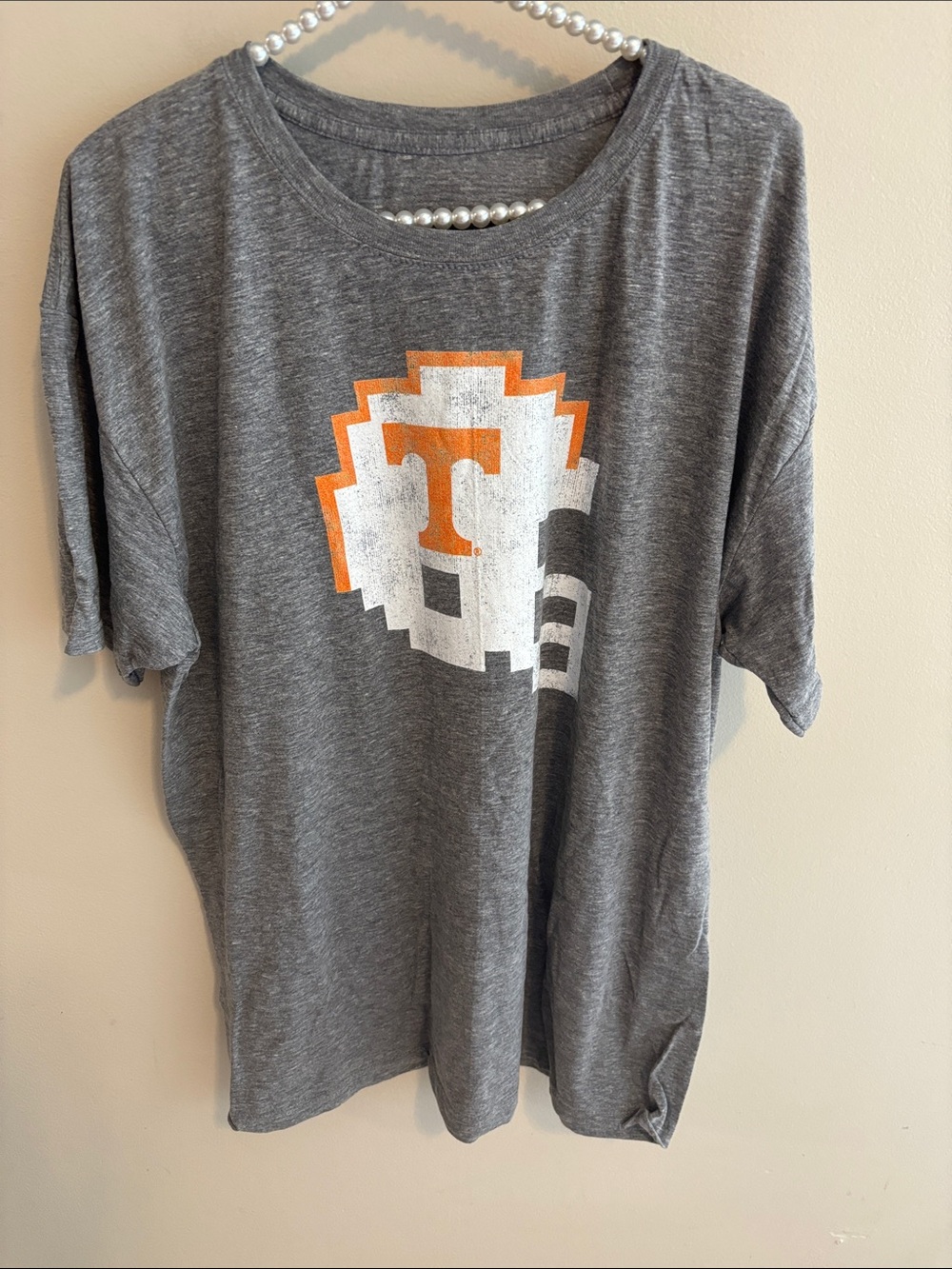 NEW Tennessee Volunteers T-Shirt Mens 2XL Gray Orange Pixel Helmet UT Vols NCAA